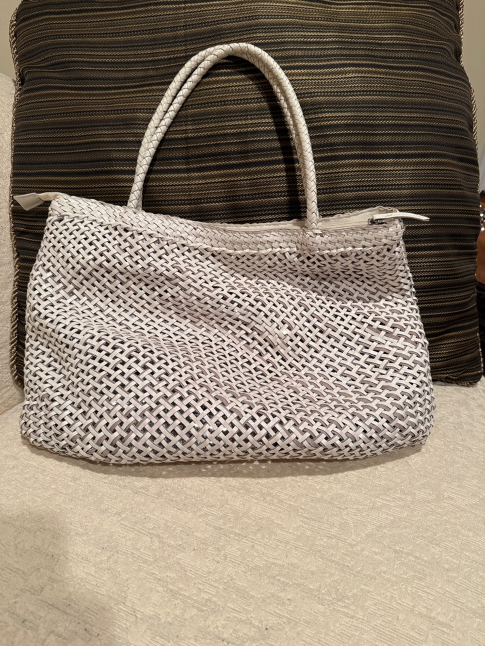 Cache Vintage Woven Leather Tote Bag in White and Silver - Picture 4 of 15